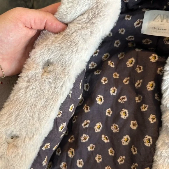 ZARA Kids Furry Coat Size 12-18 Months - Picture 13 of 14